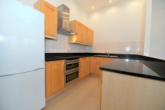 2 Bedroom Flat To Rent In Alcantara Crescent, Southampton, SO14