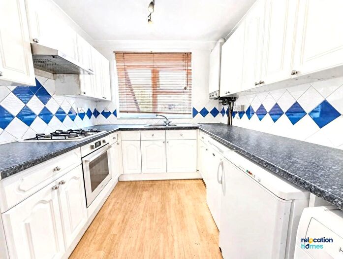 3 Bedroom Maisonette To Rent In Mundford Road, London, E5