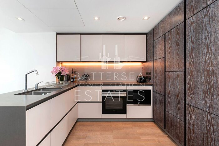 2 Bedroom Flat To Rent In L-, Aurora Gardens, Battersea, SW11