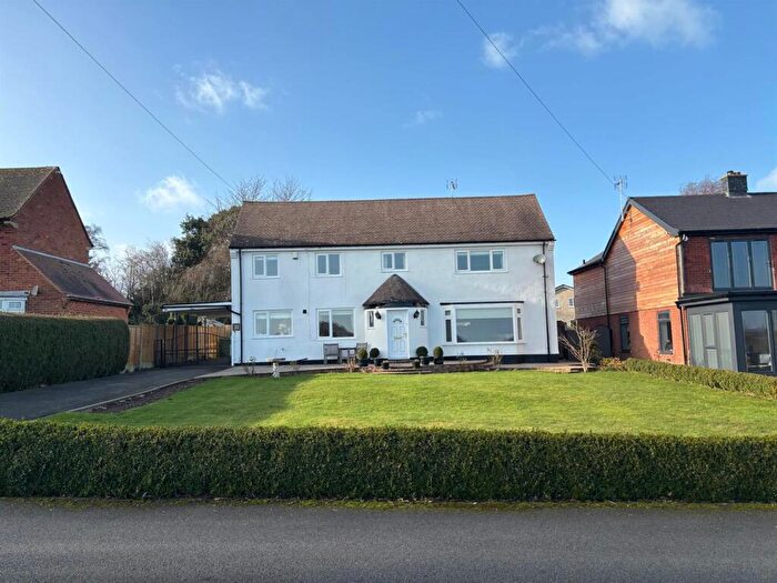 4 Bedroom Detached House For Sale In The Drive, Retford, DN22