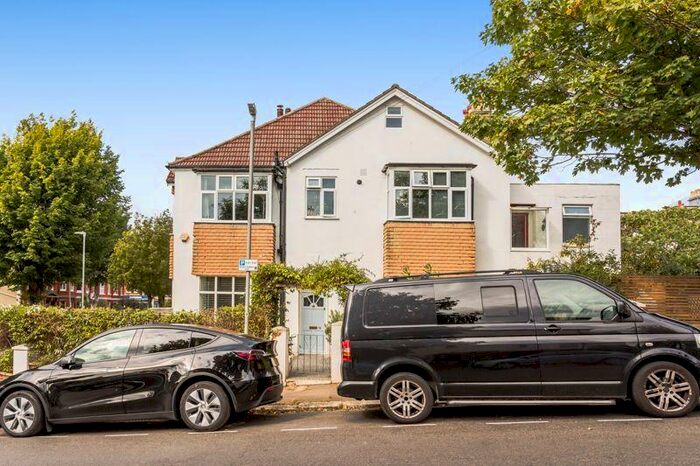 2 Bedroom Maisonette To Rent In Southdown Avenue, Brighton, BN1