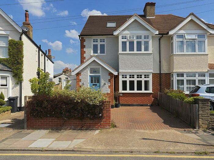 5 Bedroom Semi-Detached House To Rent In Alfred Road, Kingston Upon Thames, KT1