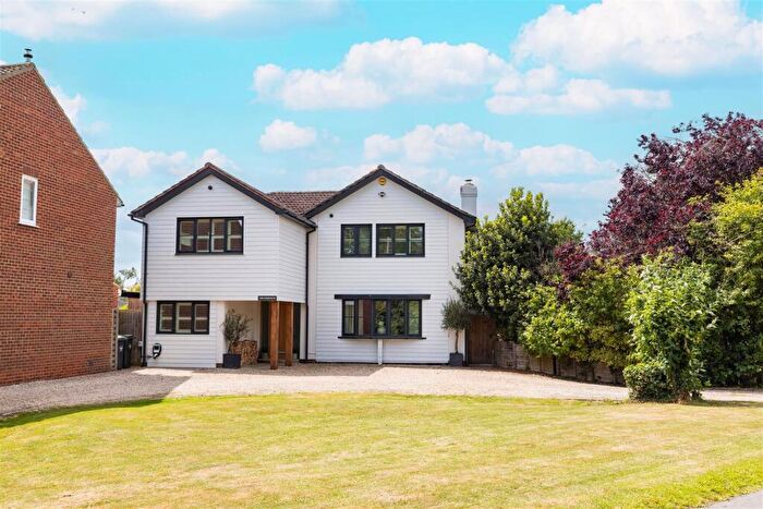 4 Bedroom Detached House For Sale In Stevens Lane, Felsted, Dunmow, Essex, CM6