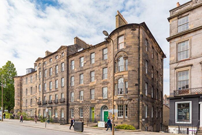 5 Bedroom Flat To Rent In Gayfield Place, New Town, Edinburgh, EH7