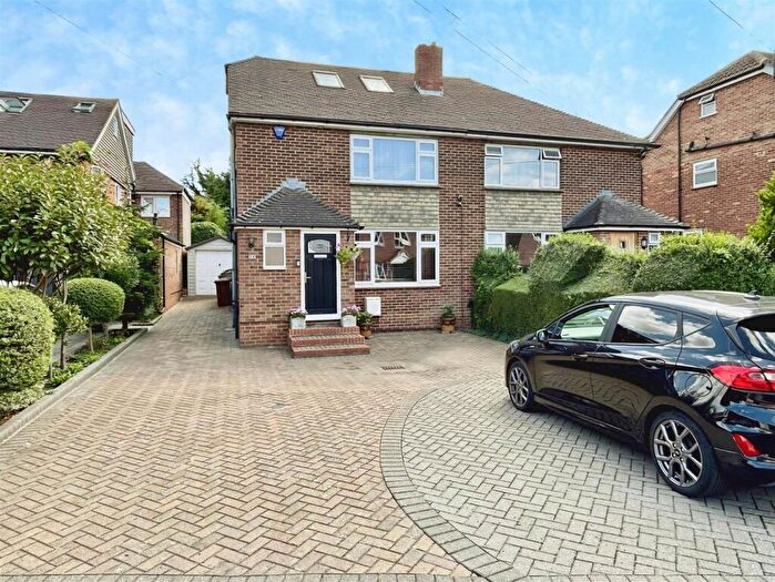 4 Bedroom Semi Detached House For Sale In Hill Road, Rochester, ME1