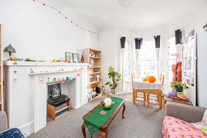 6 Bedroom Terraced House To Rent In Paston Place, Brighton, BN2