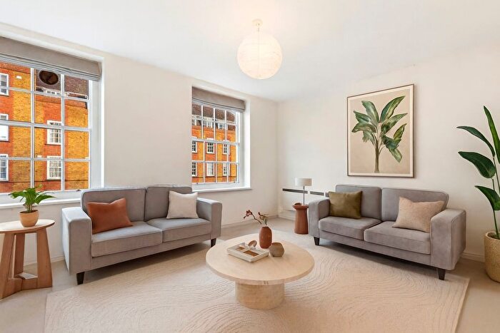 3 Bedroom Flat To Rent In White House, Vicarage Crescent, SW11