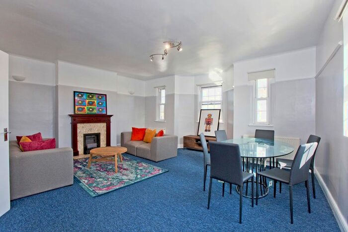 4 Bedroom Flat To Rent In Ashbourne Parade, Finchley Road, London, NW11