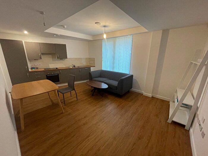 1 Bedroom Apartment To Rent In Leaf Street, Hulme, Manchester, M15