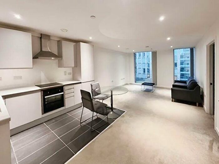 1 Bedroom Apartment To Rent In Burlington Square, Manchester, Greater Manchester, M15