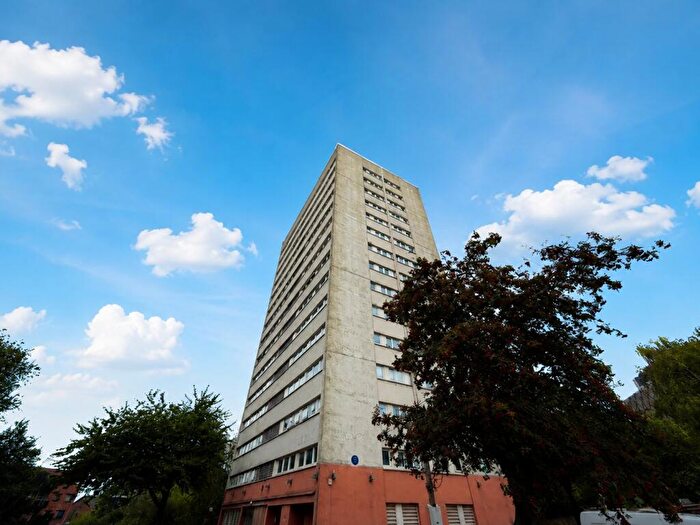 1 Bedroom Flat For Sale In Civic Close, Birmingham, West Midlands, B1