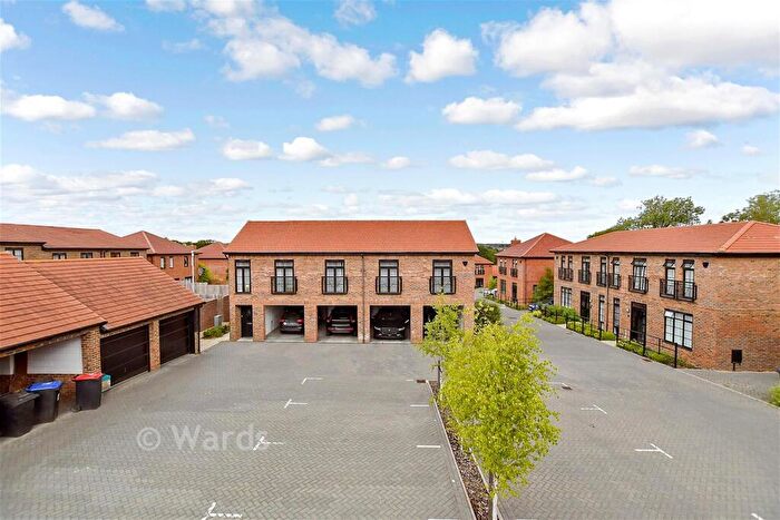 2 Bedroom Coach House For Sale In Tyler Walk, Canterbury, Kent, CT1