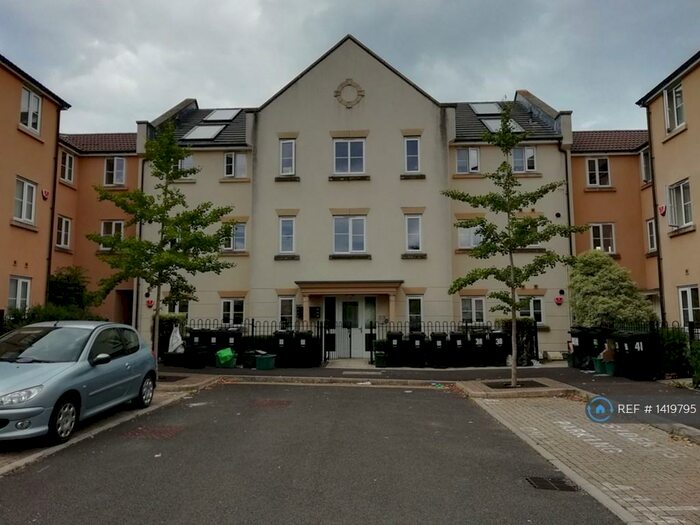 3 Bedroom Flat To Rent In Cheswick Village, Bristol, BS16