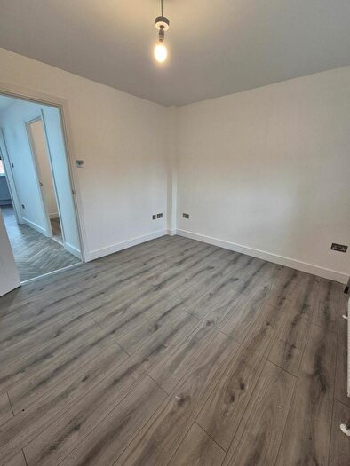 2 Bedroom Apartment To Rent In Rochford Close, Broxbourne, EN10