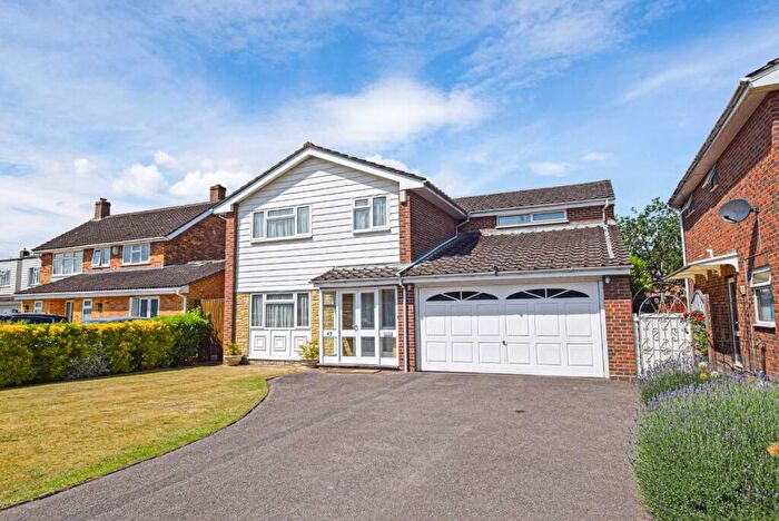 4 Bedroom Detached House For Sale In The Fairway, Burnham, Buckinghamshire, SL1