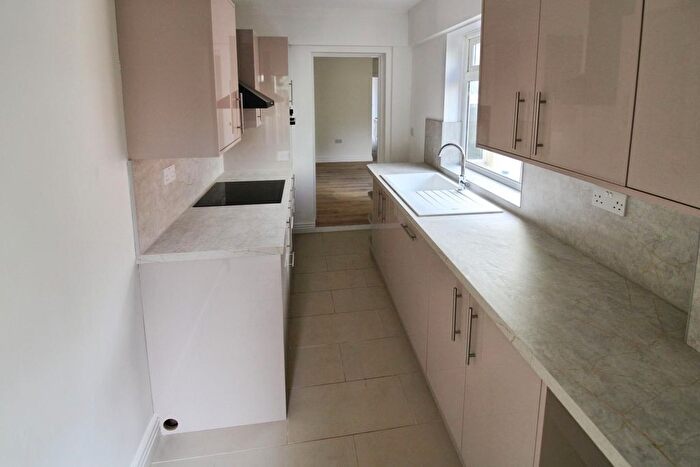 2 Bedroom End Of Terrace House To Rent In Long Lane, Bexleyheath, DA7