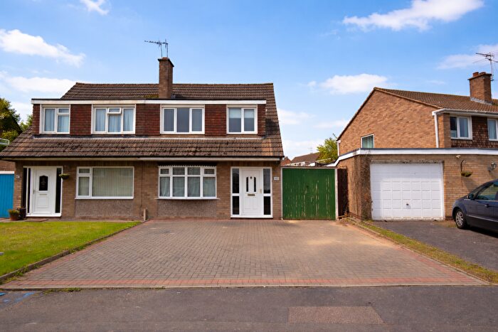 3 Bedroom Semi-Detached House For Sale In Packer Avenue, Leicester Forest East, Leicester, Leicestershire, LE3