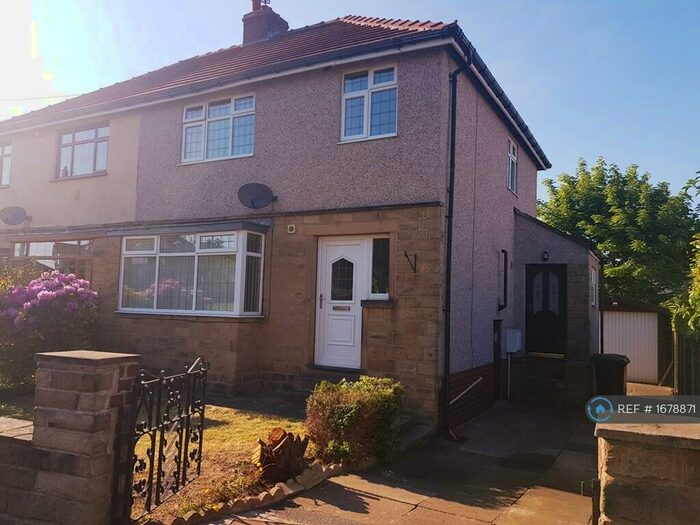 3 Bedroom Semi-Detached House To Rent In Dalton, Huddersfield, HD5