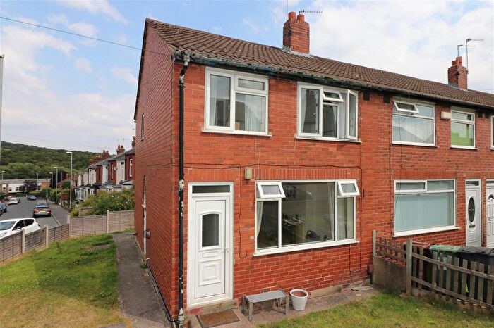 3 Bedroom End Of Terrace House To Rent In Horsforth, Leeds, West Yorkshire, LS18