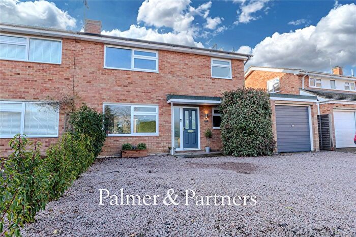 3 Bedroom Semi Detached House For Sale In West Lawn, Ipswich, Suffolk, IP4