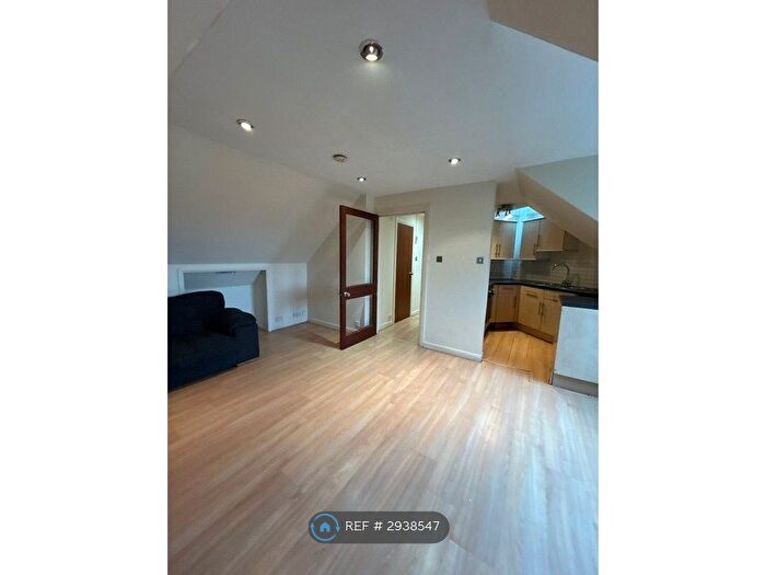 Studio To Rent In Addiscombe Road, Croydon, CR0