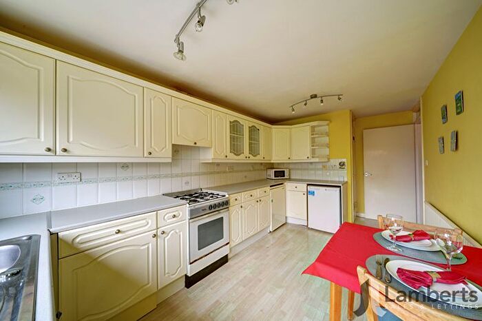 3 Bedroom End Of Terrace House For Sale In Archer Close, Studley, B80