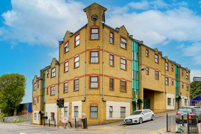 1 Bedroom Apartment To Rent In Mermaid Court, Whightman Road, N4