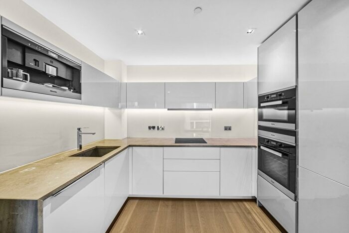 3 Bedroom Flat To Rent In Radnor Terrace, London, W14