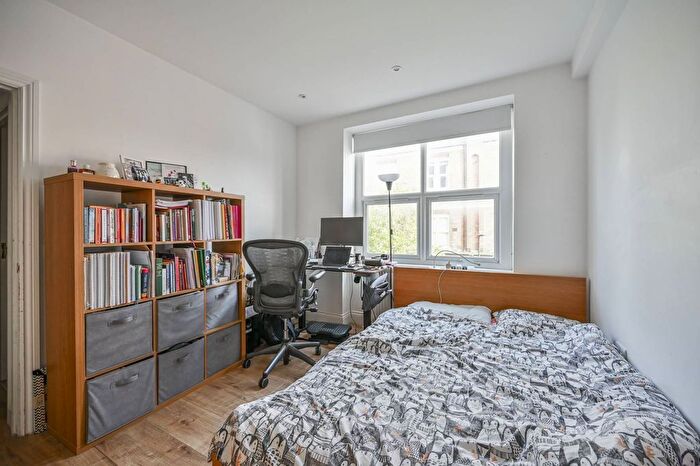 1 Bedroom Flat To Rent In Green Lanes, Harringay, London, N4