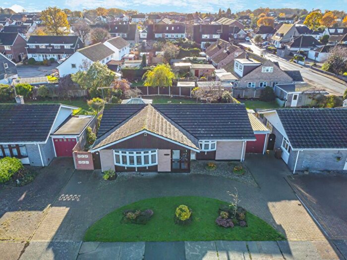 2 Bedroom Detached Bungalow For Sale In Princes Avenue, Benfleet, SS7