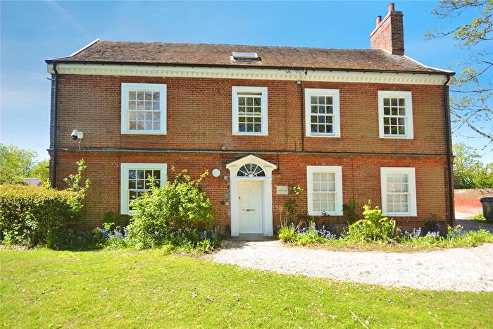 1 Bedroom Flat For Sale In Grange Road, Felixstowe, Suffolk, IP11