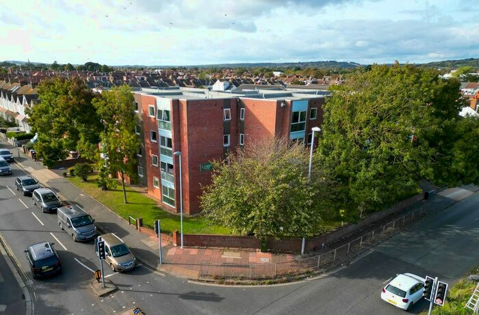 1 Bedroom Flat To Rent In Northcourt Road, Worthing, BN14