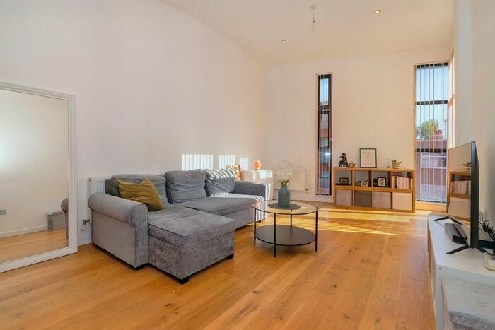 1 Bedroom Flat To Rent In Odeon Parade, Well Hall Road, Eltham, SE9