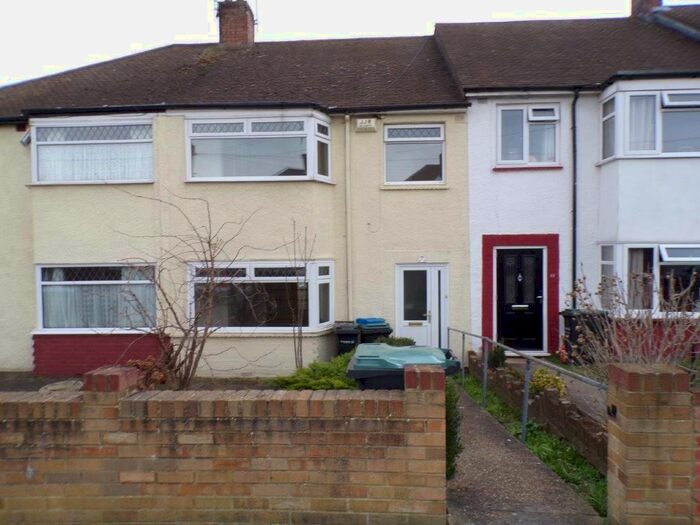 3 Bedroom Property To Rent In Wye Road, Gravesend, DA12