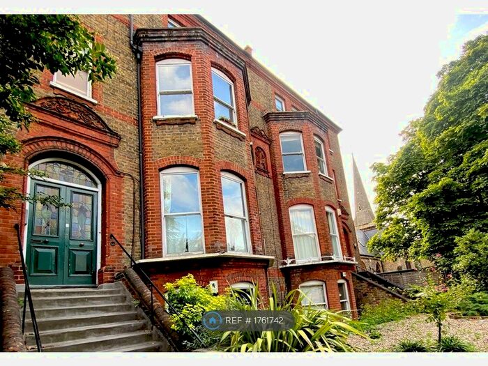 2 Bedroom Flat To Rent In Dulwich Road, London, SE24
