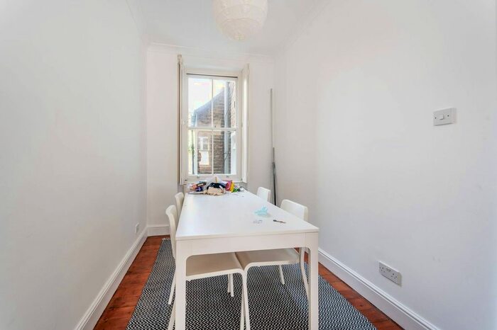 3 Bedroom Flat To Rent In Sulgrave Road, Hammersmith, London, W6