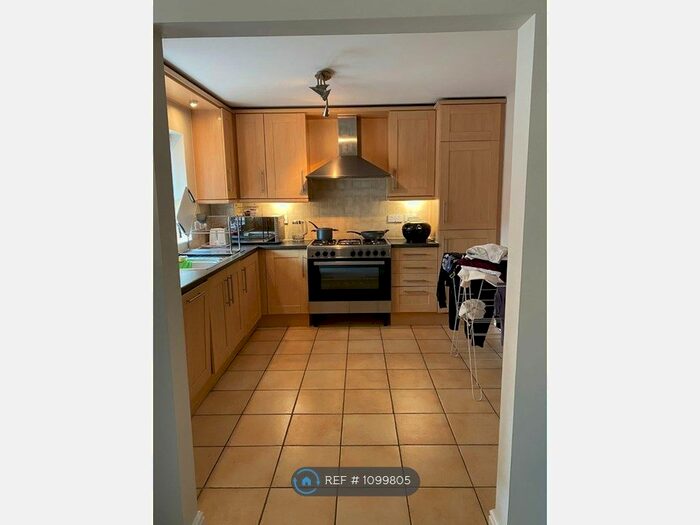 2 Bedroom Flat To Rent In Perivale, Monkston Park, Milton Keynes MK10