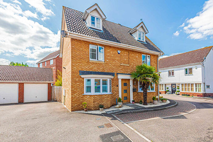 4 Bedroom Detached House For Sale In Nesbit Close, Wickford, SS12