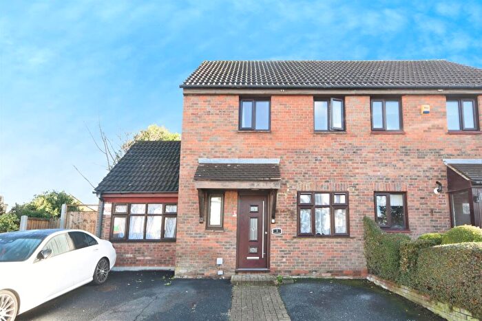 3 Bedroom Semi Detached House For Sale In Queen Street, Warley, Brentwood, CM14