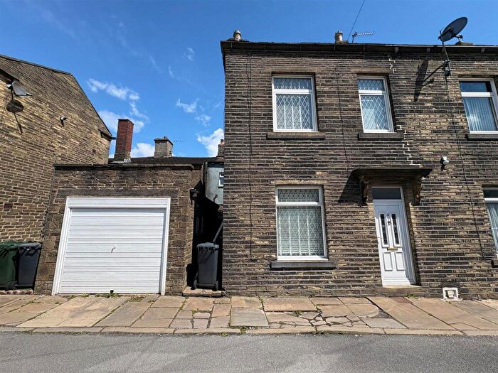 1 Bedroom Terraced House For Sale In Commercial Street, Queensbury, Bradford, BD13