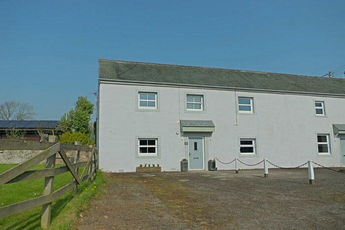 2 Bedroom Cottage To Rent In Welton, CA5