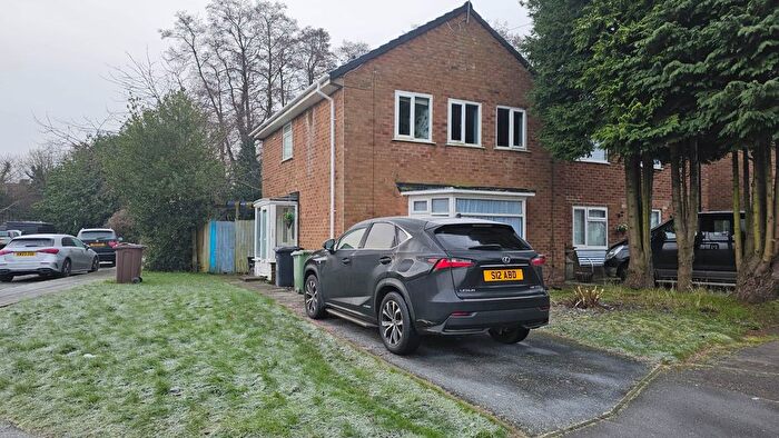 3 Bedroom Semi-Detached House To Rent In Arlescote Road, Solihull, B92