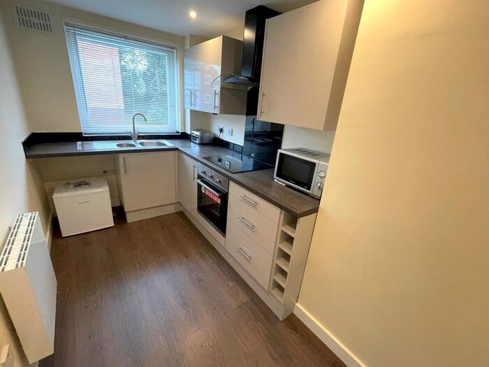 1 Bedroom Flat To Rent In Cholmondeley Road, Salford, M6