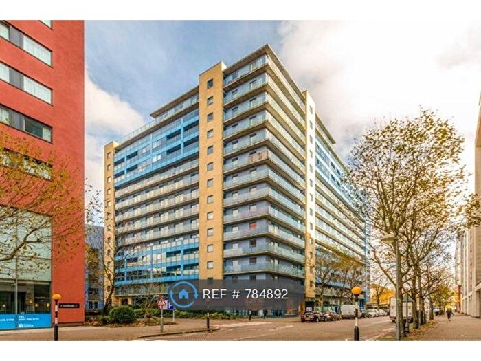 3 Bedroom Flat To Rent In Westgate Apartments, London, E16