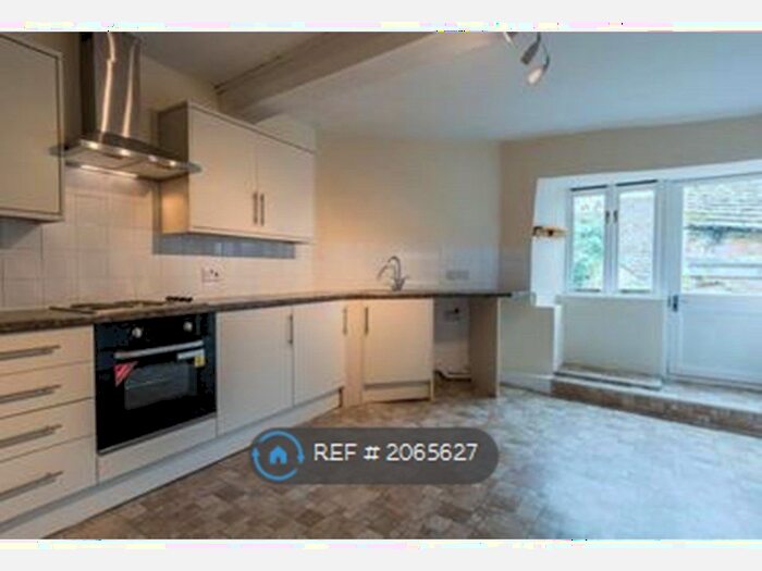2 Bedroom Flat To Rent In Long Street, Tetbury, GL8