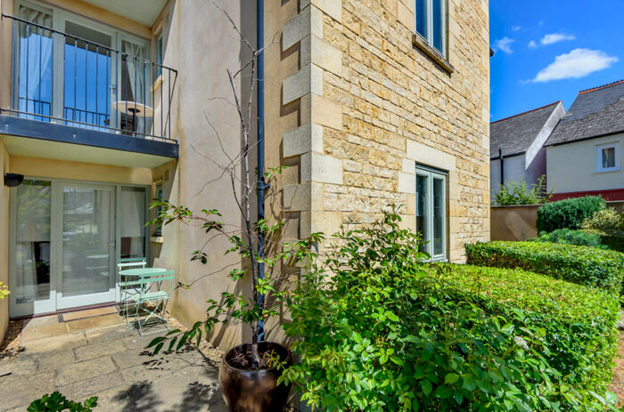 1 Bedroom Apartment To Rent In Cirencester, GL7