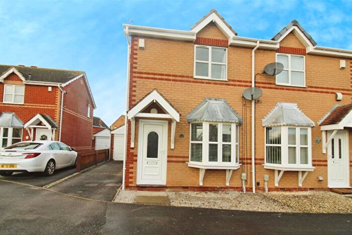 2 Bedroom Semi Detached House For Sale In Hemble Way, Kingswood, Hull, HU7