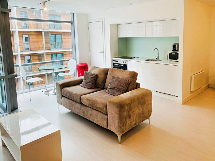 1 Bedroom Flat To Rent In Ingram Street, Leeds, West Yorkshire, LS11