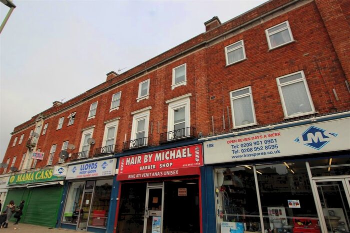 4 Bedroom Flat To Rent In Burnt Oak Broadway, Edgware, HA8