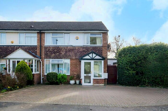 3 Bedroom End Of Terrace House To Rent In Fontwell Close, Harrow Weald, Harrow, HA3